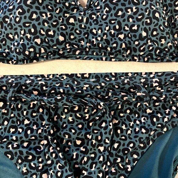Women's 2 Piece Bikini Swimsuit Size Small (4-6) Green Leopard Print Time & Tru - Picture 2 of 6